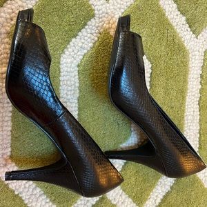 Fergalicious black croc open toe platform heels 8.5